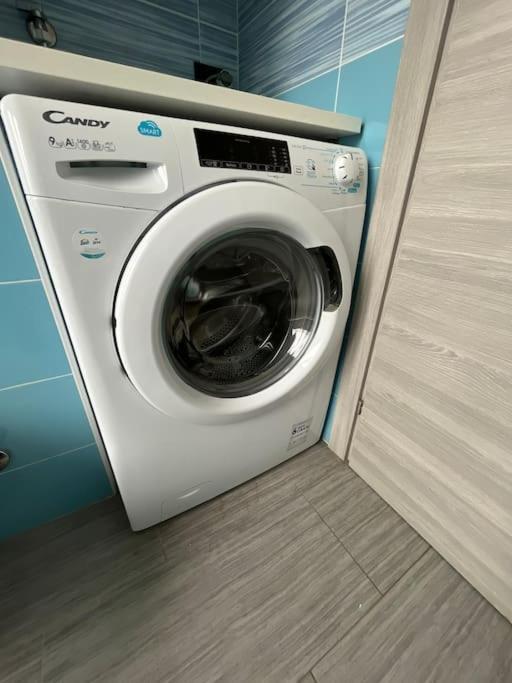 Como 100Mq 5 Mins To Center + Free Park And View Exterior foto