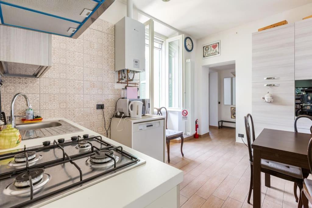 Como 100Mq 5 Mins To Center + Free Park And View Exterior foto